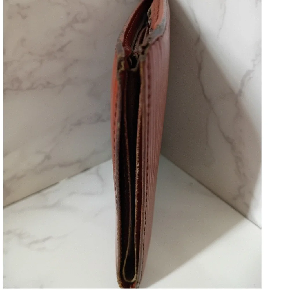 LOUIS VUITTON Vintage Marco Epi Brown Leather Unisex Bifold Wallet